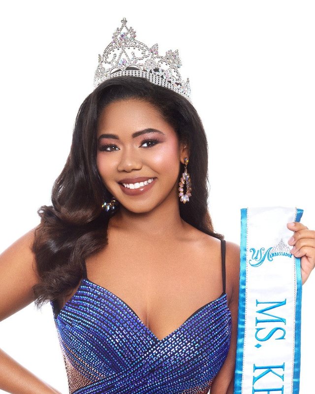 Titleholder portrait