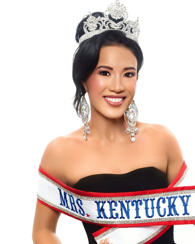 Mrs. Kentucky America